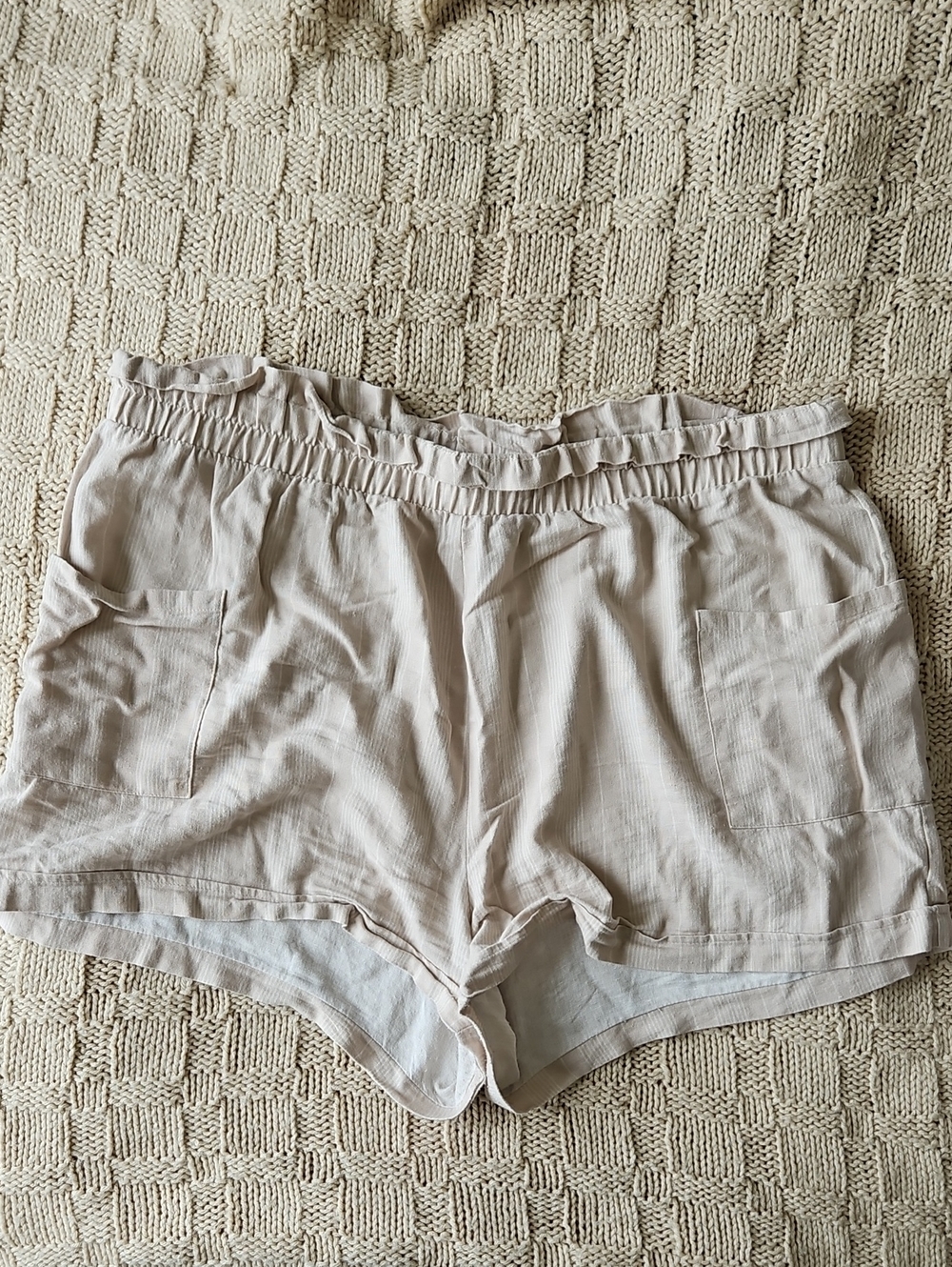 Forever 21 Light Beige Ruffle-Waist Shorts